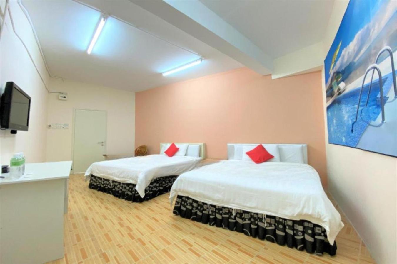 B Hotel Penang Джордж Таун Екстериор снимка