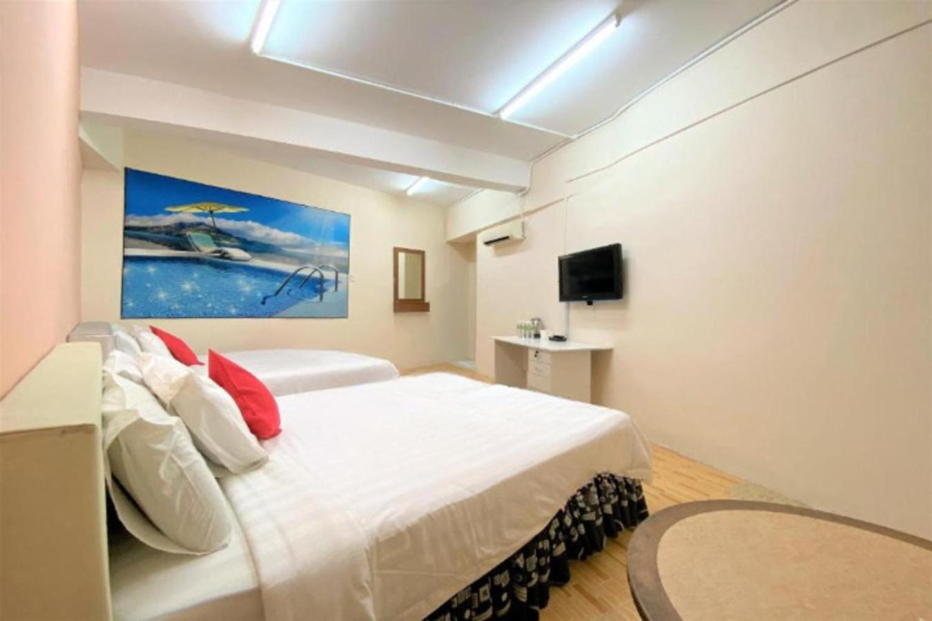 B Hotel Penang Джордж Таун Екстериор снимка