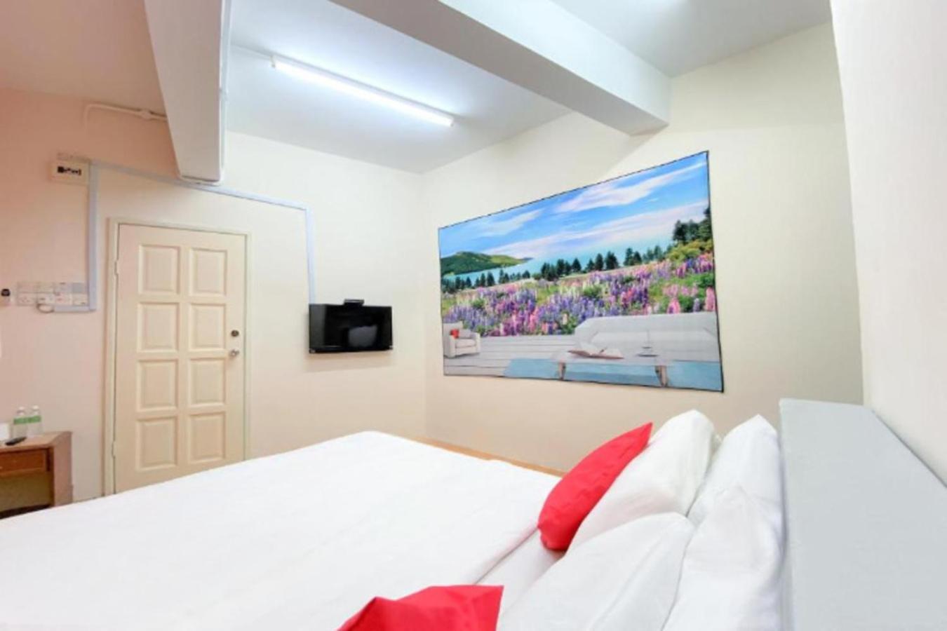 B Hotel Penang Джордж Таун Екстериор снимка